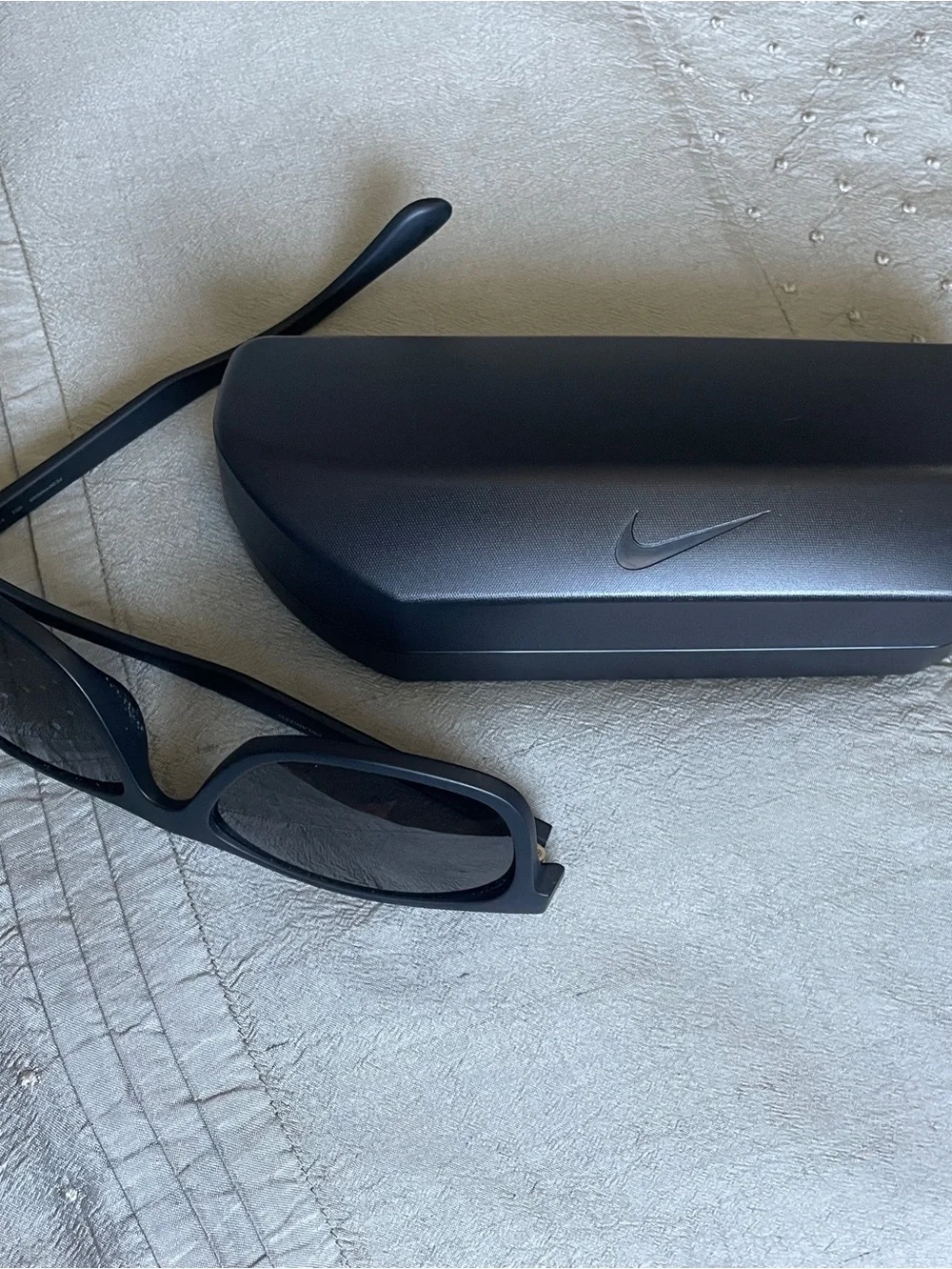 Nike Men's Black Hard Clamshell Sunglasses Case